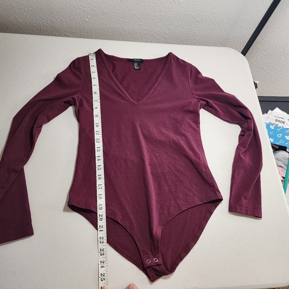 Forever 21 Women Bodysuit Medium Long Sleeve Wine Red V-Neck Basic Staple Size M - Picture 7 of 7